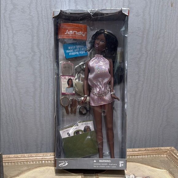 Vintage 2004 Janay and Friends Fashion Insider Awards Night Doll and Accessories
